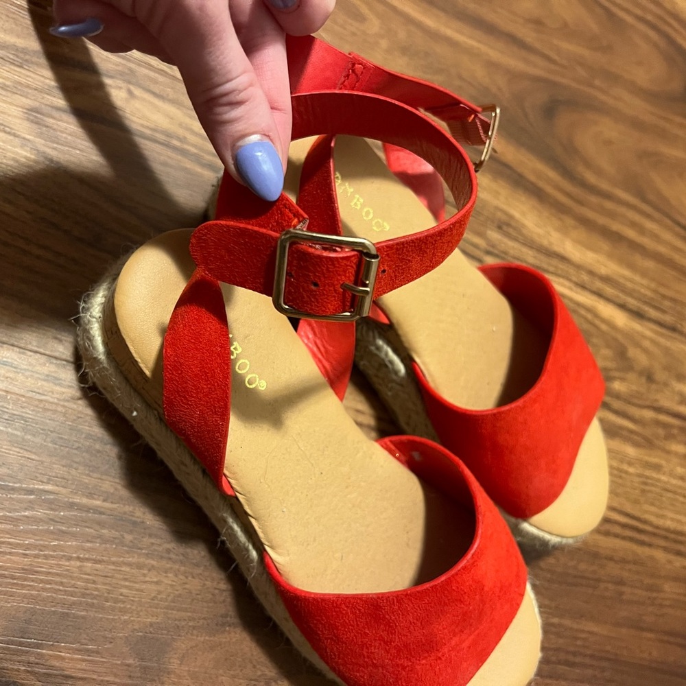 Red Wedges - Picture 2 of 3